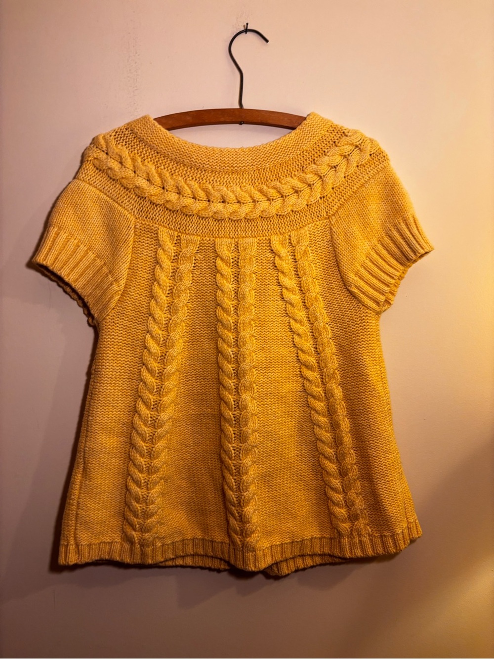 Vintage “Leo & Nicole” Yellow Cable Knit Short Sleeve Buttoning Cardigan